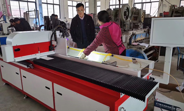 自動(dòng)鉆孔機(jī)的操作簡(jiǎn)單到你不敢想像！